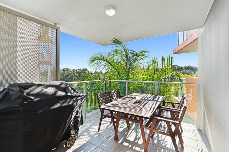 Photo - 4406/12 Executive Drive, Burleigh Waters QLD 4220 - Image 4