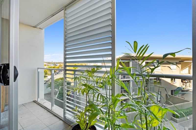 Photo - 4406/12 Executive Drive, Burleigh Waters QLD 4220 - Image 11