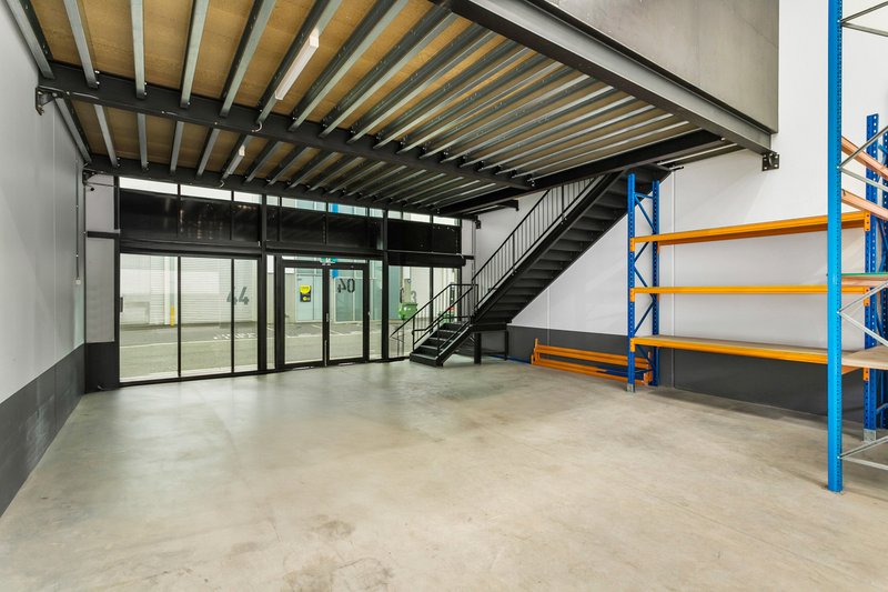 Photo - 4/40C Wallace Avenue, Point Cook VIC 3030 - Image 3