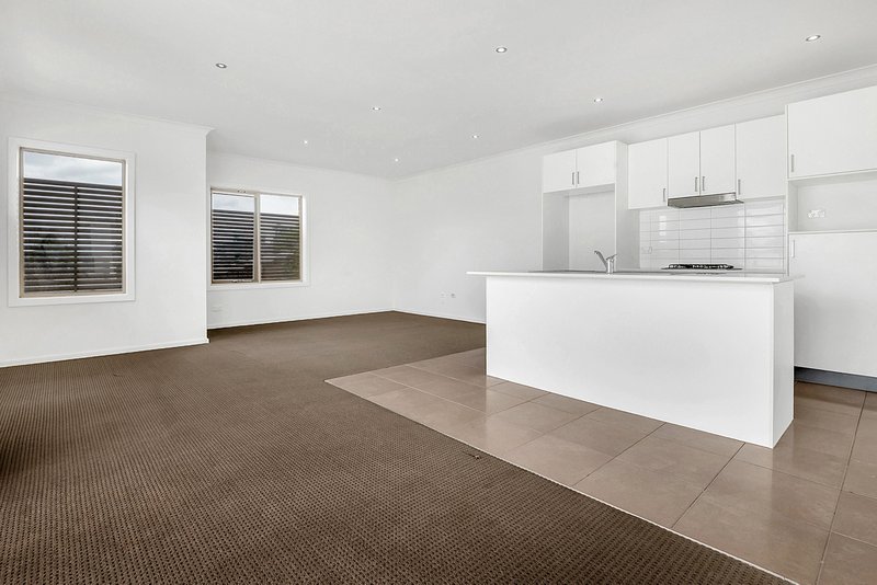 Photo - 44/1-11 Hyde Park Avenue, Craigieburn VIC 3064 - Image 5