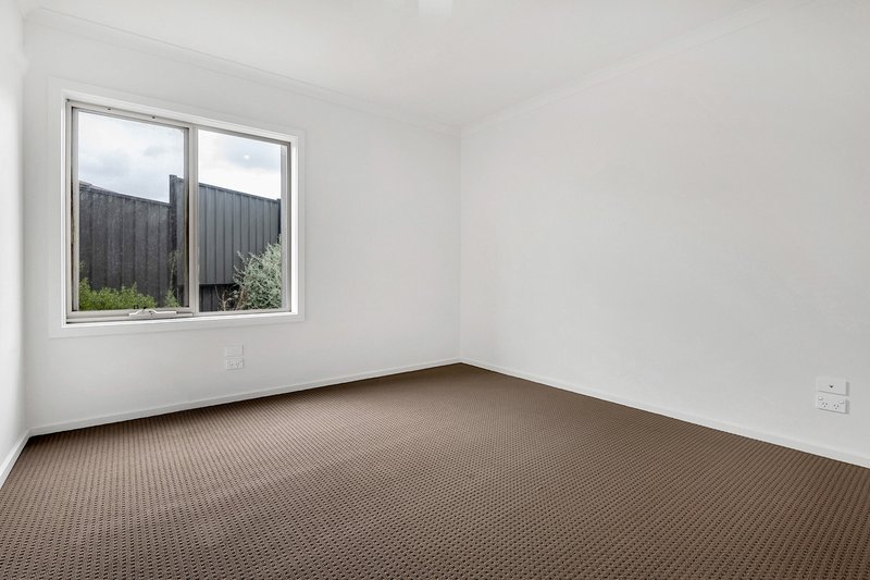 Photo - 44/1-11 Hyde Park Avenue, Craigieburn VIC 3064 - Image 12