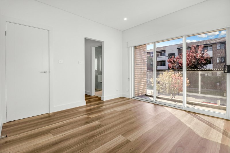 Photo - 4/41 Albert Street, North Parramatta NSW 2151 - Image 4