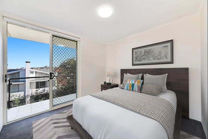 Photo - 4/41 Brighton Boulevard, Bondi Beach NSW 2026 - Image 2