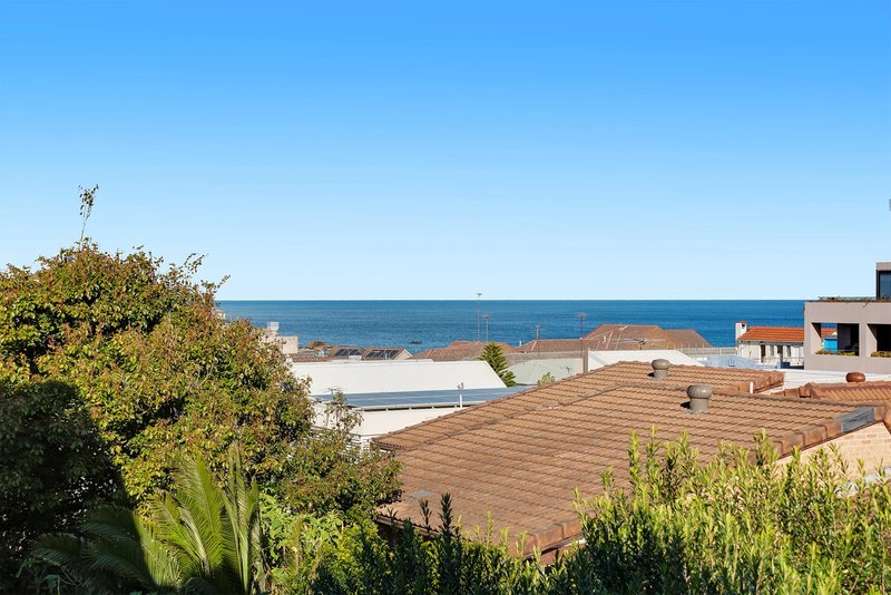 Photo - 4/41 Brighton Boulevard, Bondi Beach NSW 2026 - Image 5