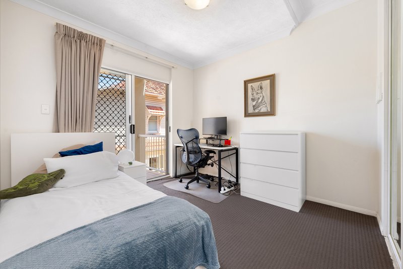 Photo - 4/41 Racecourse Road, Hamilton QLD 4007 - Image 7