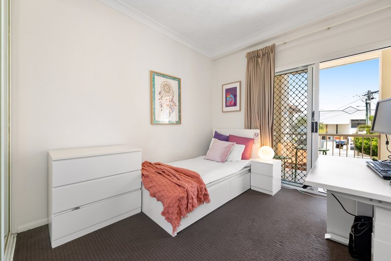 Photo - 4/41 Racecourse Road, Hamilton QLD 4007 - Image 8