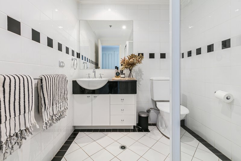 Photo - 44/110 Alfred Street, Milsons Point NSW 2061 - Image 12