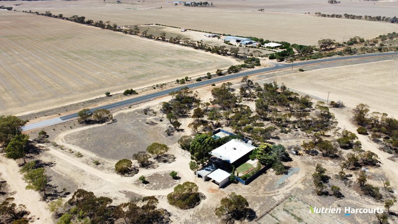 Photo - 4417 Bruce Rock-Merredin Road, Merredin WA 6415 - Image 2