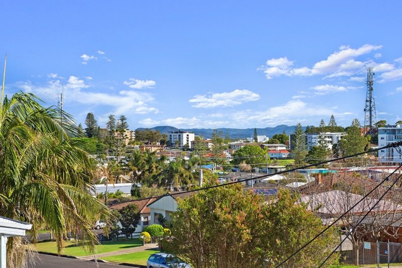 Photo - 4/42 Burrawan Street, Port Macquarie NSW 2444 - Image 10