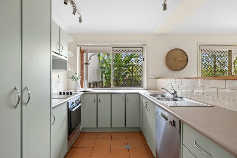 Photo - 4/42 Greer Street, Bardon QLD 4065 - Image 4