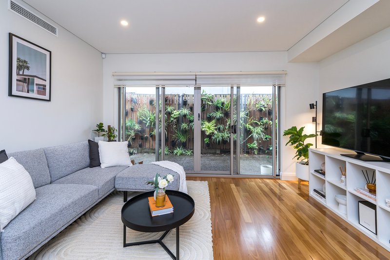 Photo - 4/42 Shakespeare Street, Mount Hawthorn WA 6016 - Image 2