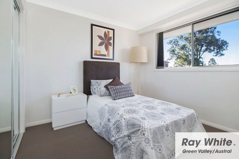 Photo - 4/42 Webster Rd , Lurnea NSW 2170 - Image 11