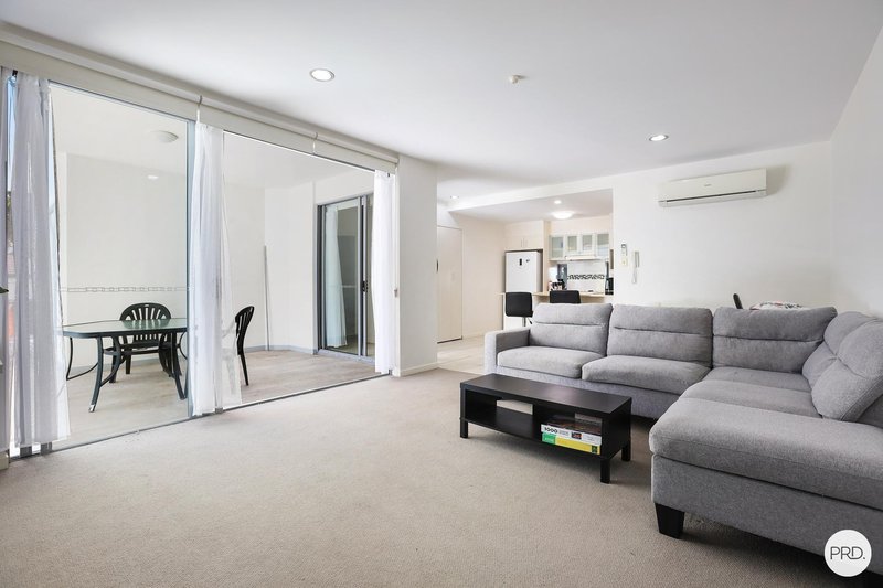 Photo - 4/43-45 Anembo Street, Surfers Paradise QLD 4217 - Image 3