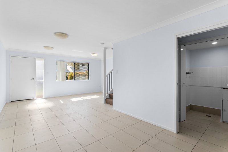 Photo - 4/43-55 Brisbane Crescent, Deception Bay QLD 4508 - Image 2