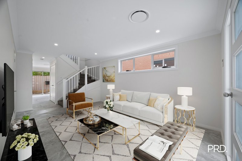 Photo - 4/43 Bringelly Road, Kingswood NSW 2747 - Image 1