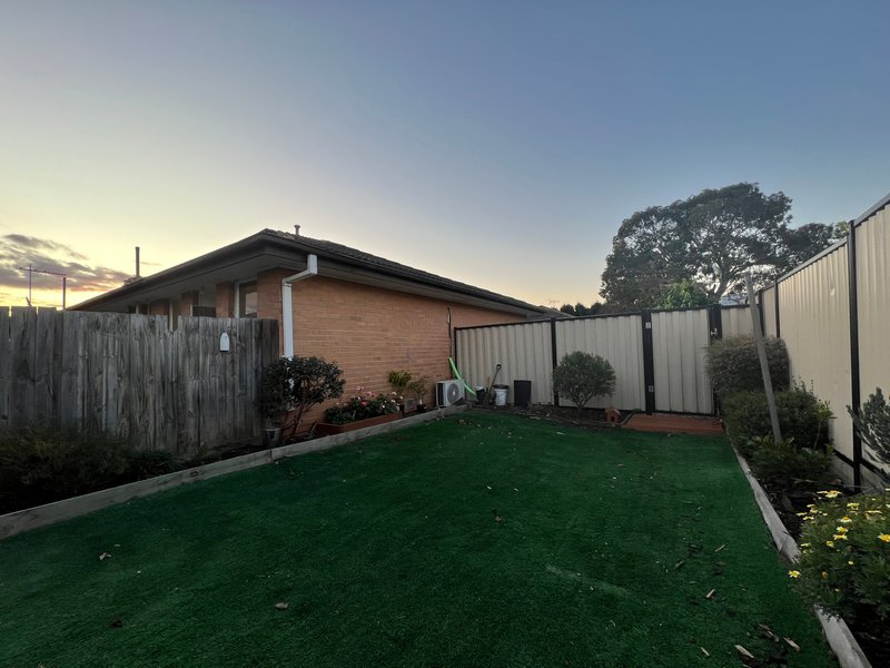Photo - 4/43 Hillside Avenue, Dandenong North VIC 3175 - Image 12