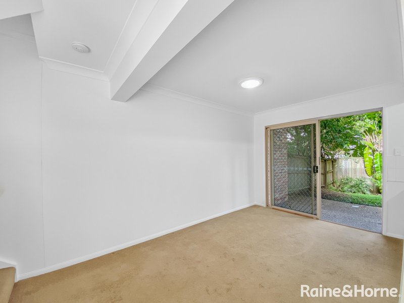 Photo - 4/43 Moordale Street, Chapel Hill QLD 4069 - Image 3
