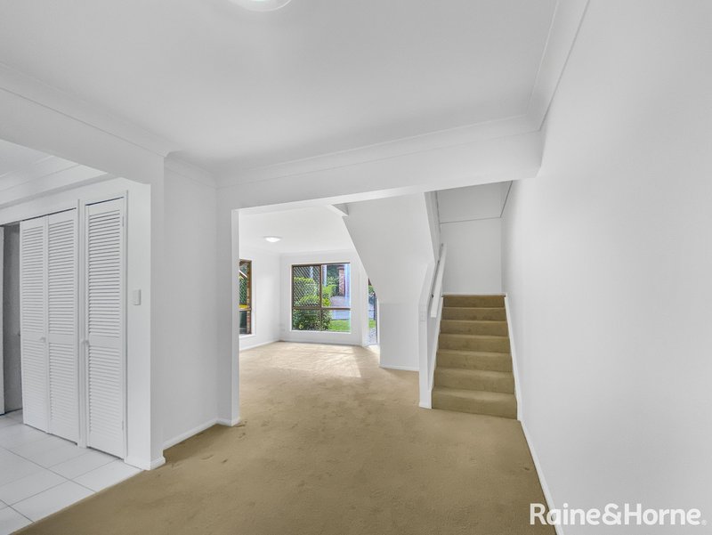 Photo - 4/43 Moordale Street, Chapel Hill QLD 4069 - Image 7