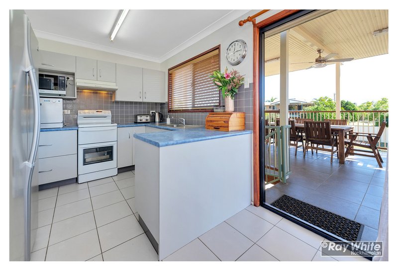 Photo - 443 Richardson Road, Norman Gardens QLD 4701 - Image 2