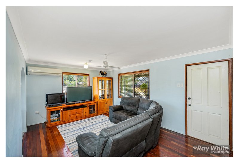 Photo - 443 Richardson Road, Norman Gardens QLD 4701 - Image 9