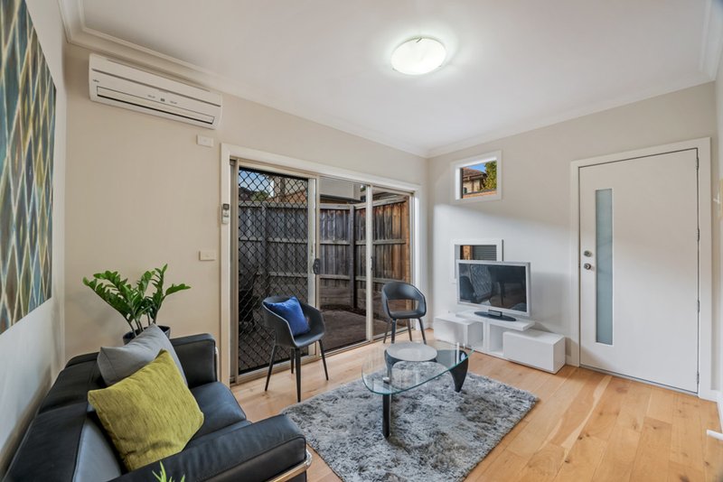 Photo - 4/43 St Vigeons Road, Reservoir VIC 3073 - Image 3