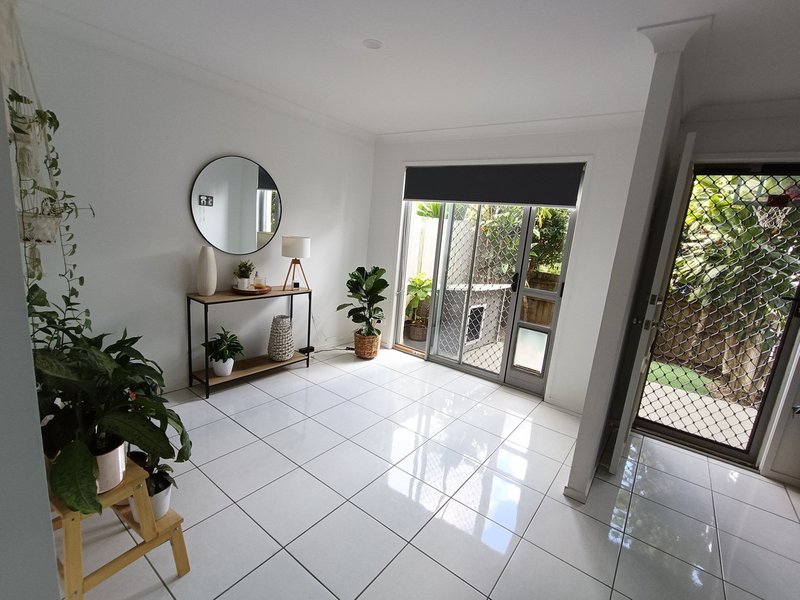 Photo - 44/30 Carmarthen Circuit, Pacific Pines QLD 4211 - Image 8