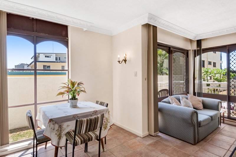 Photo - 4/44 Alexandra Parade, Maroochydore QLD 4558 - Image 4