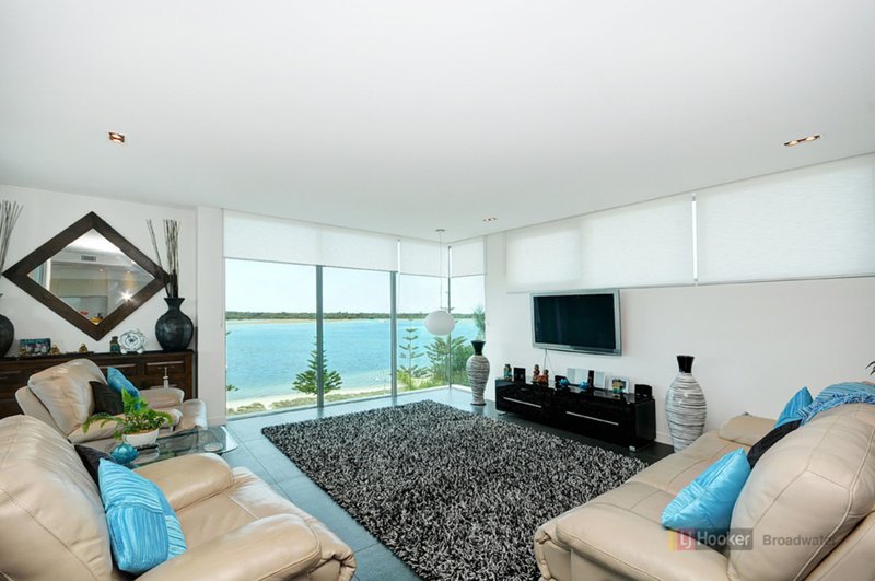 Photo - 4/446 Marine Parade, Biggera Waters QLD 4216 - Image 2