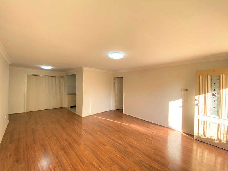 Photo - 4/45-47 Amos Street, Westmead NSW 2145 - Image 4