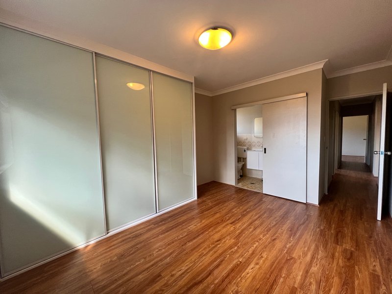 Photo - 4/45-47 Carrington Avenue, Hurstville NSW 2220 - Image 5