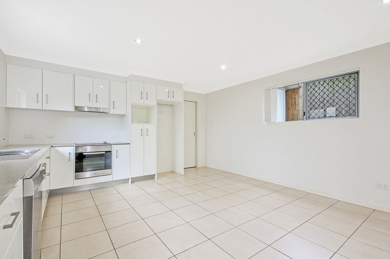 Photo - 4/45 Burlington Street, Holland Park QLD 4121 - Image 2