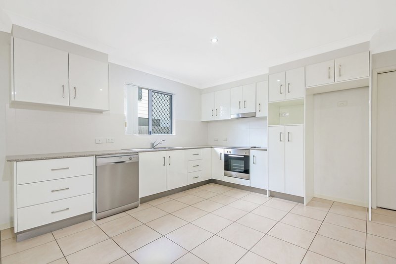 Photo - 4/45 Burlington Street, Holland Park QLD 4121 - Image 3