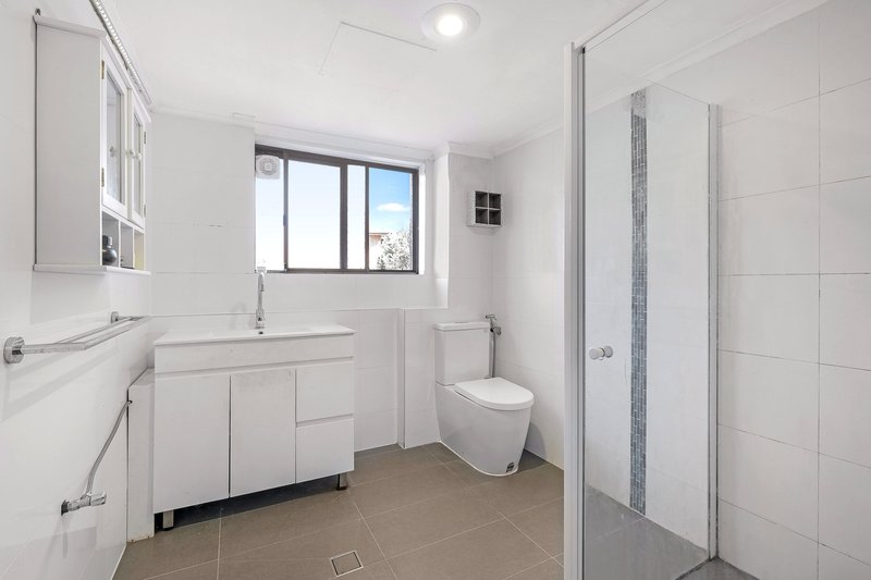 Photo - 44/5 Dellwood Street, Bankstown NSW 2200 - Image 6