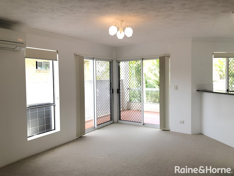 Photo - 4/45 Mitre Street, St Lucia QLD 4067 - Image 3