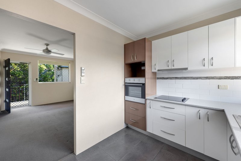 Photo - 4/45 Stuckey Road, Clayfield QLD 4011 - Image 2