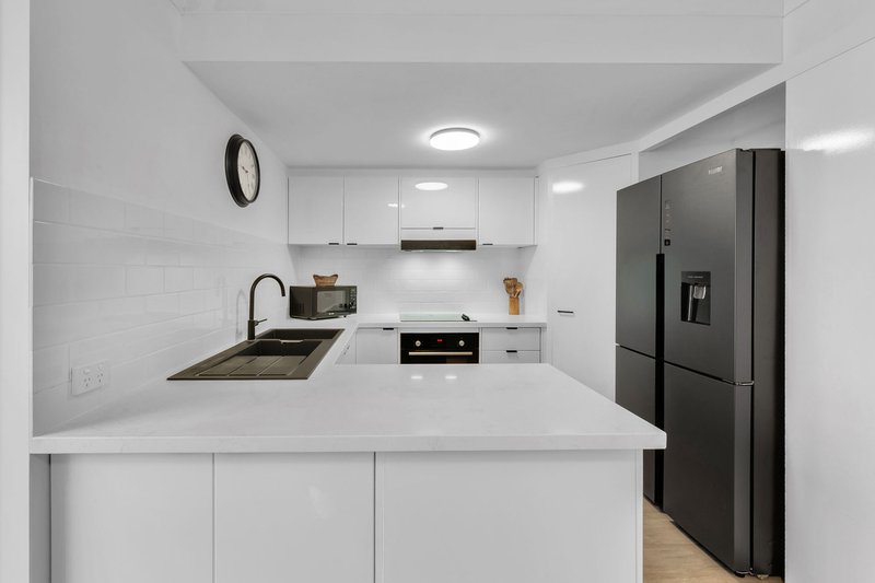 Photo - 4/454-456 Coolangatta Road, Tugun QLD 4224 - Image 9
