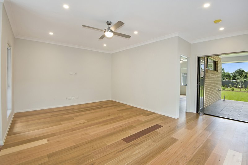 Photo - 445A Wentworth Avenue, Toongabbie NSW 2146 - Image 4