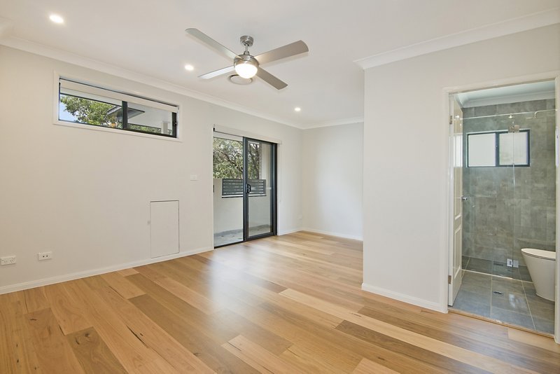 Photo - 445A Wentworth Avenue, Toongabbie NSW 2146 - Image 6