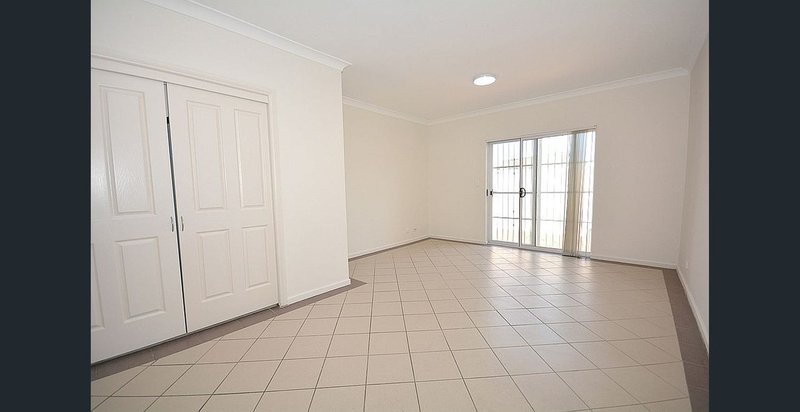 Photo - 4/46 Amy Street, Regents Park NSW 2143 - Image 2