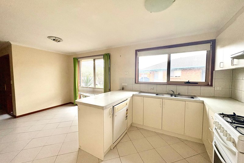 Photo - 4/46 Beckington Crescent, Hampton Park VIC 3976 - Image 5