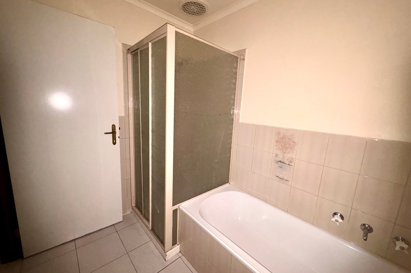 Photo - 4/46 Beckington Crescent, Hampton Park VIC 3976 - Image 7