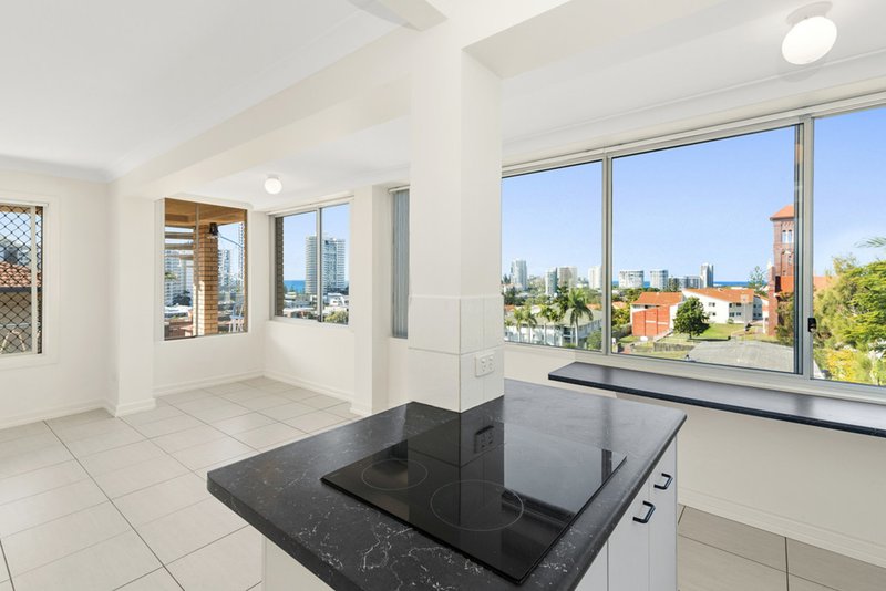 Photo - 4/46 Garrick Street, Coolangatta QLD 4225 - Image 3