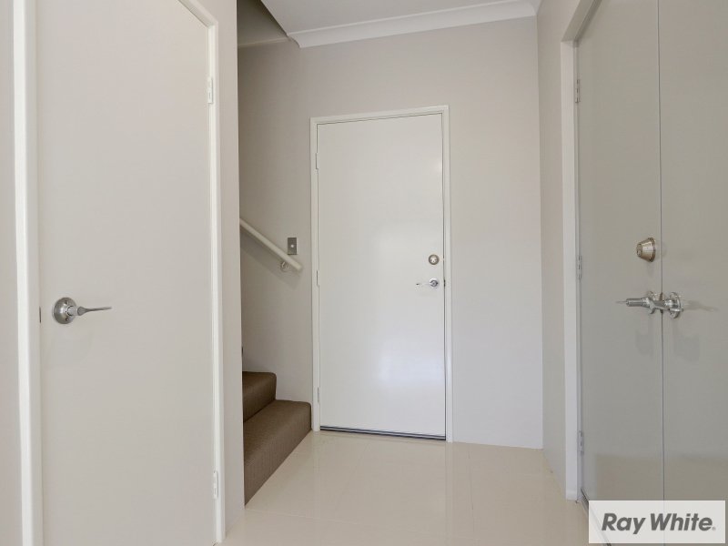 Photo - 4/46 Marriamup Street, Cannington WA 6107 - Image 5