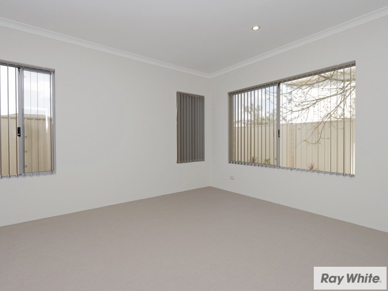 Photo - 4/46 Marriamup Street, Cannington WA 6107 - Image 6