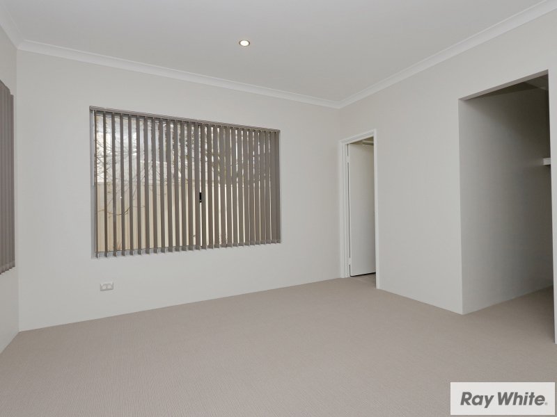 Photo - 4/46 Marriamup Street, Cannington WA 6107 - Image 7