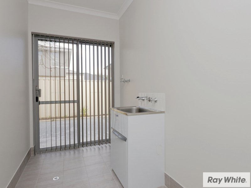 Photo - 4/46 Marriamup Street, Cannington WA 6107 - Image 12