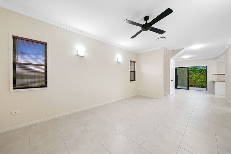 Photo - 4/46 Sunbeam Street, Fairfield QLD 4103 - Image 3