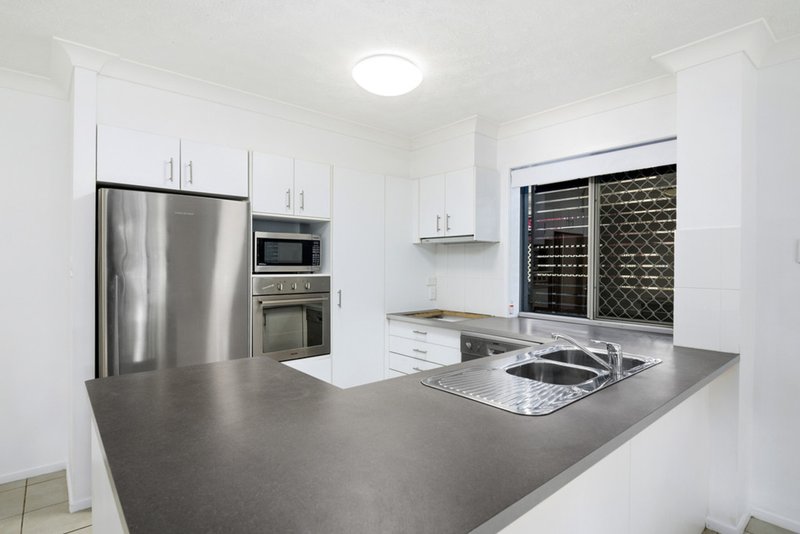 Photo - 4/468-470 Coolangatta Road, Tugun QLD 4224 - Image 2