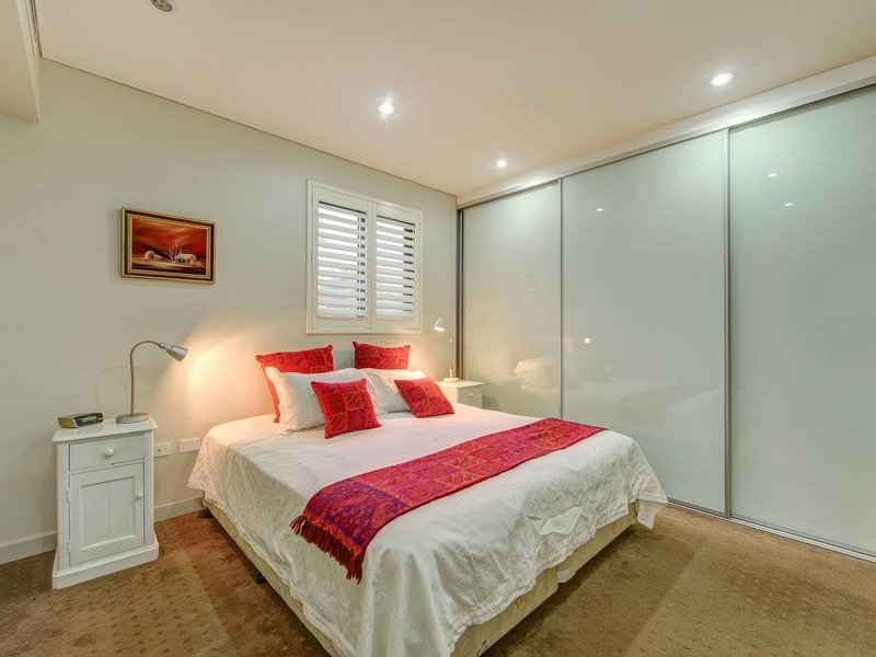 Photo - 4/47 Gladesville Rd , Hunters Hill NSW 2110 - Image 9