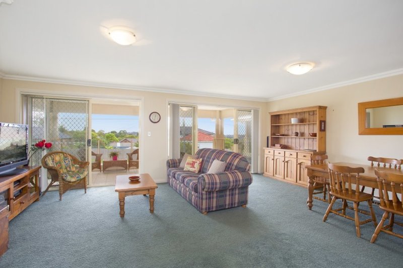 Photo - 4/47a May Road, Narraweena NSW 2099 - Image 3